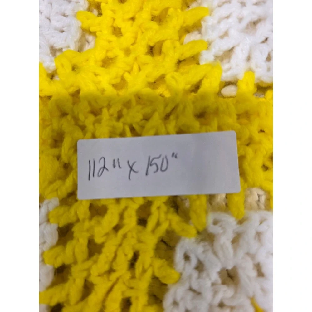 Handmade Crochet Afghan Blanket Yellow White Sunburst Granny Square 112x150‎